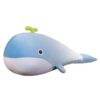peluche-baleine-geante-pastel-xxl-cadeau-enfant-adulte-4a-2 Peluche baleine bleue avec une petite plante verte sur la tête.