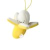 Une banane en peluche jaune avec un visage souriant et une boucle pour l'accrocher.
