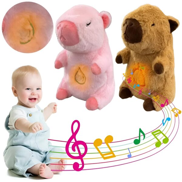 Deux peluches musicales pour bébés, l'une rose et l'autre brune, avec un bébé souriant en bas de l'image.