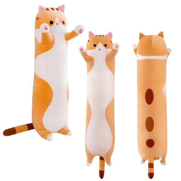 Coussin en forme de chat moelleux et mignon, parfait pour décorer un canapé ou un lit. Trois vues du coussin sont présentées.