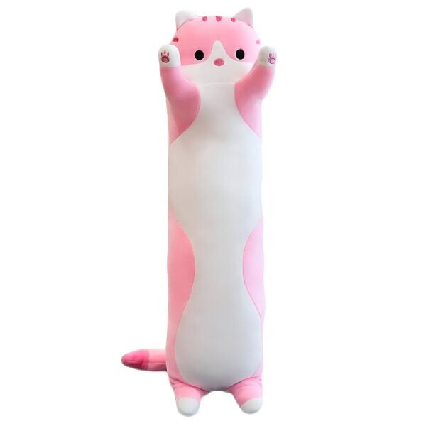 Un coussin en forme de chat rose avec des pattes blanches.