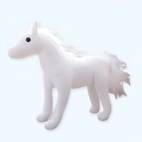 Un cheval blanc en 3D avec une crinière et une queue blanches.