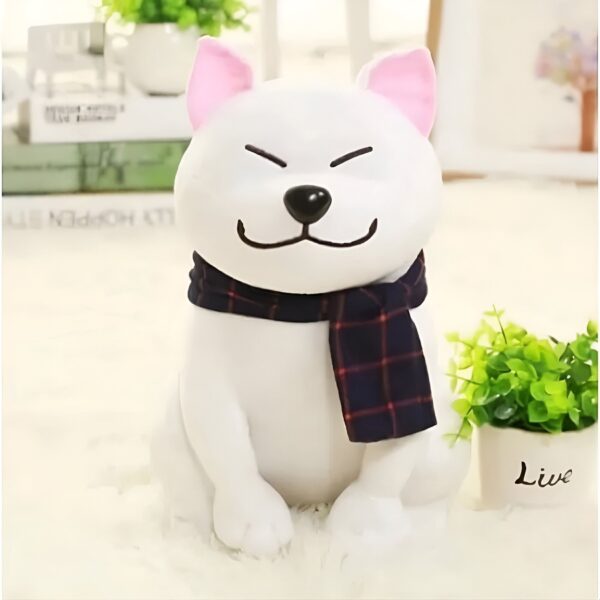 peluche-chien-blanc-jouet-peluche-mignon-pour-enfants-3a-2 Un adorable chien en peluche blanc portant un foulard rouge et bleu à carreaux.