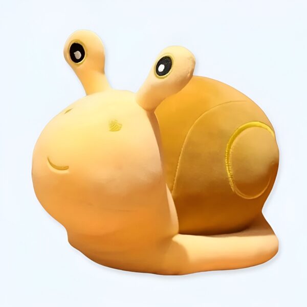 peluche-escargot-jaune-jouet-en-peluche-doux-pour-bebe-et-enfant-1a-5 Une peluche jaune en forme d'escargot avec de grands yeux noirs.
