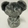 Peluche gris en forme de koala assis, vu de dos.