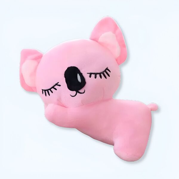 peluche-koala-rose-toute-mignonne-1a-4 Peluche rose en forme de koala avec des yeux fermés et un sourire.