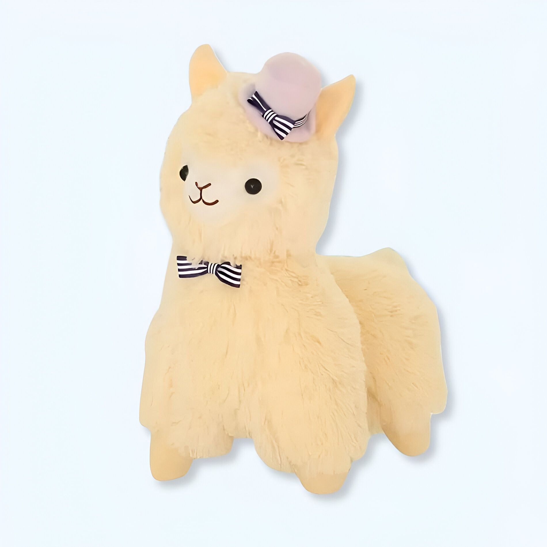 Elegante chapéu de lhama de pelúcia com gravata borboleta