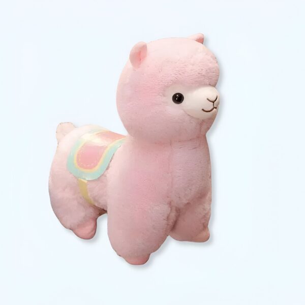 peluche-lama-rose-doudou-tout-doux-pour-enfant-1a-4 Peluche rose de lama avec une selle colorée.