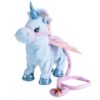 Une licorne en peluche bleue avec des ailes arc-en-ciel et une laisse rose en forme de cœur. La licorne a une corne bleue et des pieds pailletés.
