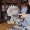 Peluche Marionnette Dinosaure Triceratops - Jouet Enfant