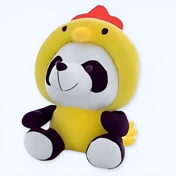 Peluche de panda portant un costume de poulet jaune.