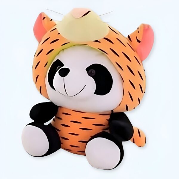 Une peluche de panda portant un costume de tigre orange et noir.