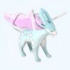 peluche-pokemon-suicune-doudou-pokemon-1a-1 Une figurine de Pokémon glace de type félin avec des motifs diamants sur le corps et une aile rose.