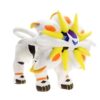 Peluche de Solgaleo, un Pokémon légendaire de type Acier/Psy. Il a une crinière jaune et orange et des yeux violets.