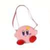 Un sac à main rose en forme de Kirby, le personnage du jeu vidéo, avec une étoile jaune sur la tête et des yeux bleus.