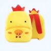 sac-a-dos-peluche-poulet-tete-de-poulet-sac-a-dos-enfant-jaune-mignon-1a-2 Sac à dos en peluche jaune en forme de poussin avec des détails rouges. Le sac à dos est fermé par une fermeture éclair jaune. Il est parfait pour les jeunes enfants.